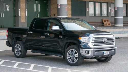 7 trucks that keep running long after most vehicles quit