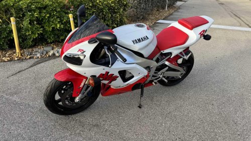1998 Yamaha YZF-R1: First superbike to break 150 horsepower