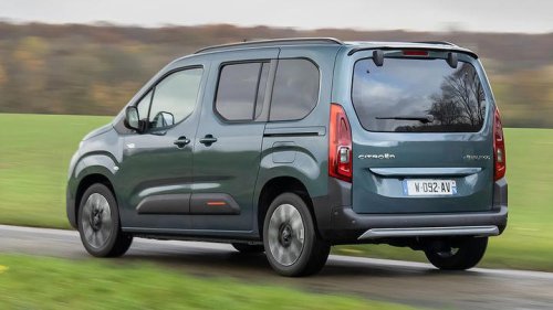 Mientras todos miran a los SUV chinos, este “made in Spain” llega con 7.200 € menos, maletero gigante y 5,3 L/100 km