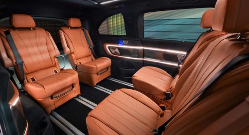 Mercedes VLE 2026: analizamos el interior de la furgoneta eléctrica de lujo con pantalla 8K y asientos de limusina