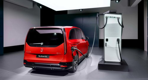 Mercedes VLE 2026: analizamos el interior de la furgoneta eléctrica de lujo con pantalla 8K y asientos de limusina