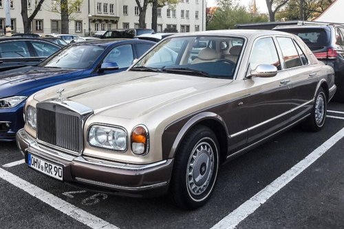 10 Ultra-Luxury Sedans Packard Would Build to Challenge Rolls-Royce Today