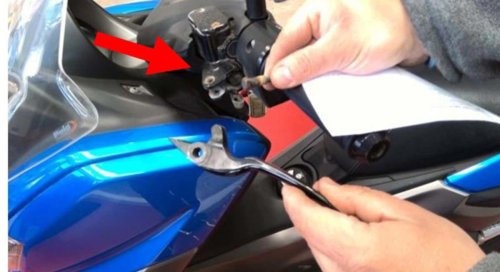 Los técnicos de las ITV no paran de sorprenderse: las barbaridades con las que muchos motoristas pretenden pasar la inspección técnica