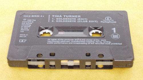 Lexus and Ford were the last automakers to sell cars with tape decks