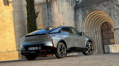 DS, Prueba DS nº8: nos vamos de Madrid a Barcelona con el eléctrico para los que no se deciden entre SUV o berlina