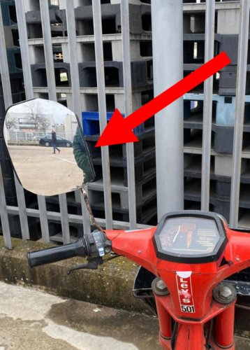 Las fotos más surrealistas de la ITV: motos que son auténticas «bombas de relojería» para sus dueños y el resto de conductores