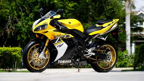The used motorcycle cheaper than a new Grom, but way more capable