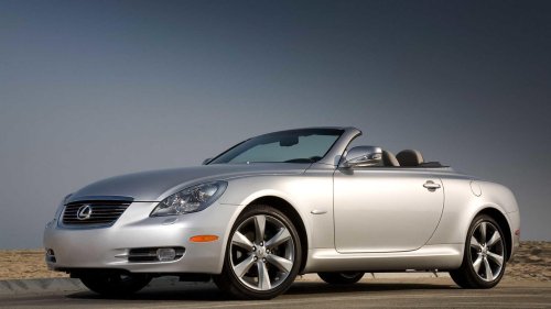 Lexus, Ford, Lexus and Ford were the last automakers to sell cars with tape decks