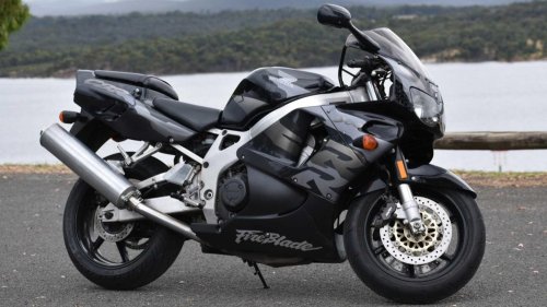 Honda, The Yamaha that ended Honda's sport bike dominance in 1998