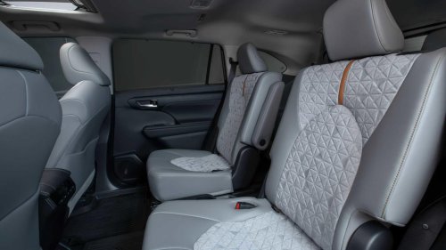 Toyota recalls 500,000 Highlander SUVs to fix second-row seatback