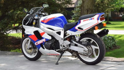 Honda, The Yamaha that ended Honda's sport bike dominance in 1998