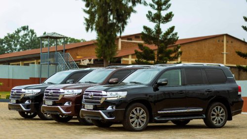 10 cars mechanics say will easily cross 300,000 miles