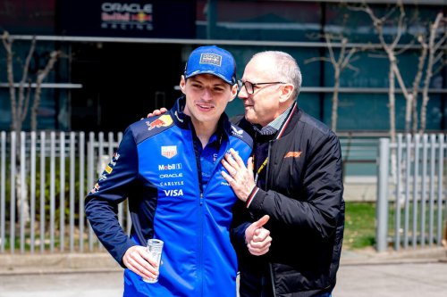 La F1 sigue haciendo el ridículo y trata de censurar a Max Verstappen y su “simulador Mario Kart”