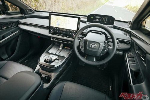 ホンダ新型インサイトはトヨタbZ4Xに勝てるのか? サイズや装備をじっくり比べてみた!