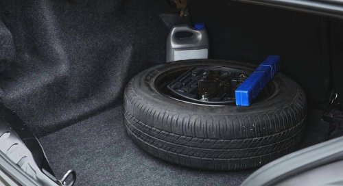 Los coches nuevos ya no llevan rueda de repuesto en el maletero y no es una casualidad: estos son los motivos