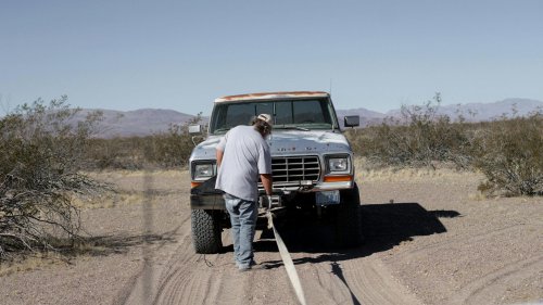 10 men who don’t need a pickup truck &amp; 10 who actually do