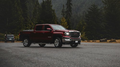 10 men who don’t need a pickup truck & 10 who actually do