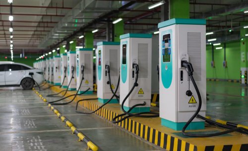 RACE SOS, la 'app' que te dice dónde está la gasolina más barata en plena tormenta energética