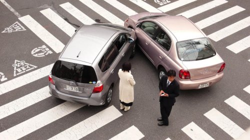 5 things you should never do in a rental car