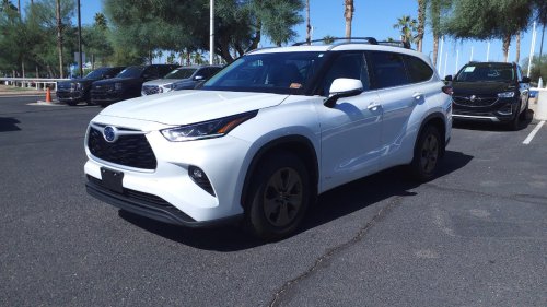 Toyota recalls 550,000 US Highlander models over 2nd-row seat-back lock