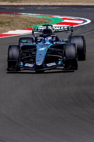 George Russell, piloto de Mercedes F1, contento tras lograr la 'pole' en el GP de China