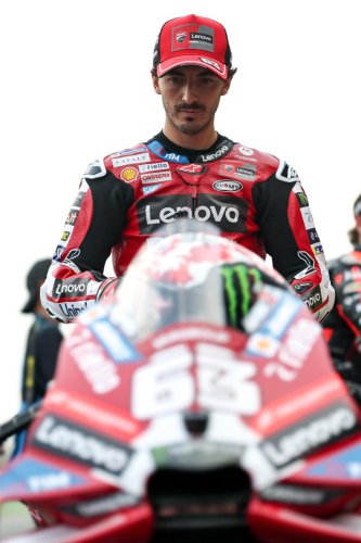 El gran rival de Marc Márquez, sobre su duelo con Marco Bezzecchi y Pecco Bagnaia en MotoGP: "Es imposible"