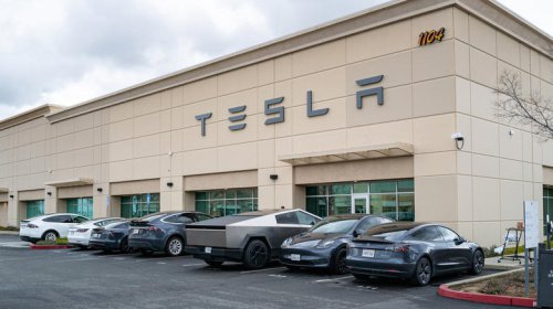 Tesla dodges 2-million-car recall