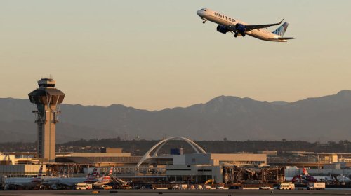 FAA orders stricter air traffic control over routes where planes and helicopters intersect
