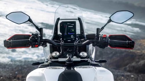 The perfect one-bike-garage for a rider with big dreams