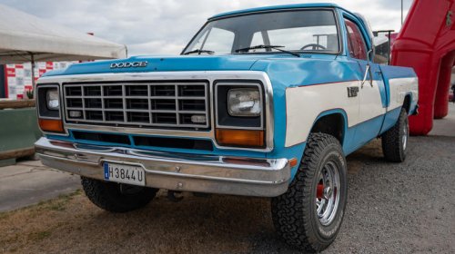 7 old-school V8 trucks that are dirt cheap right now