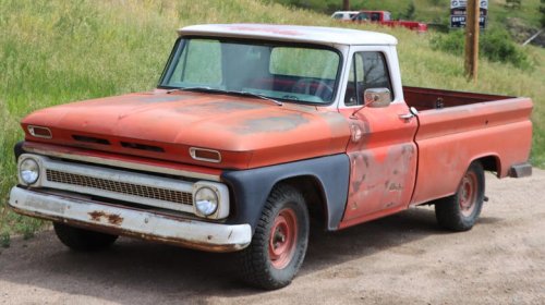 7 old-school V8 trucks that are dirt cheap right now