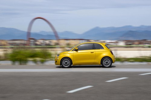 El regreso inesperado de un icono urbano que muchos estaban esperando: el Fiat 500 Hybrid quiere volver a triunfar