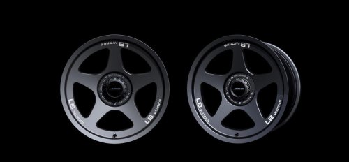 Liberty Walk la vuelve a liar transformando al Honda Civic Type R en un auténtico TCR con matrícula