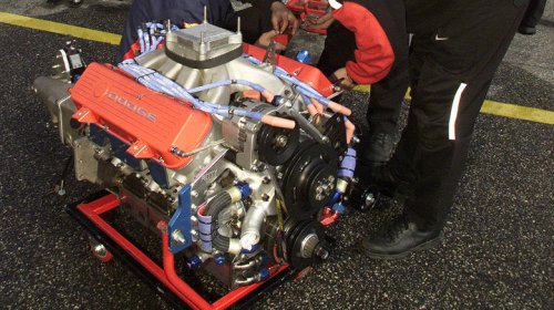 Factors to consider when choosing between rebuilt engines and new crate engines