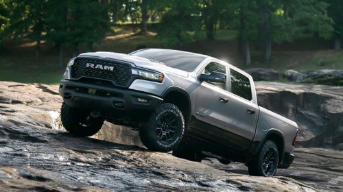 These 9 vehicles still offer front bench seats