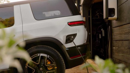 Rivian R2: Compact electric SUV with 656 HP performance