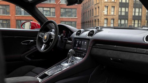 5 ways the Porsche 718 Cayman actually beats the iconic 911