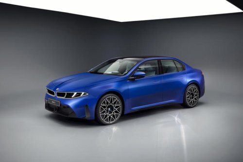 BMW, BMW explains why its new EVs have a very unusual steering wheel