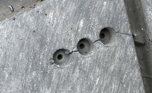 ¿Qué significan estos pequeños agujeros en tu neumático? Un pequeño misterio que casi nadie conoce