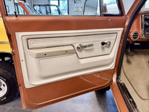 At $92K, this ’72 GMC Suburban is ready for what’s next