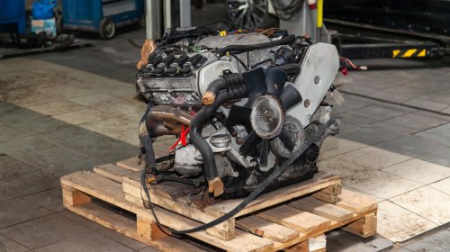 Factors to consider when choosing between rebuilt engines and new crate engines
