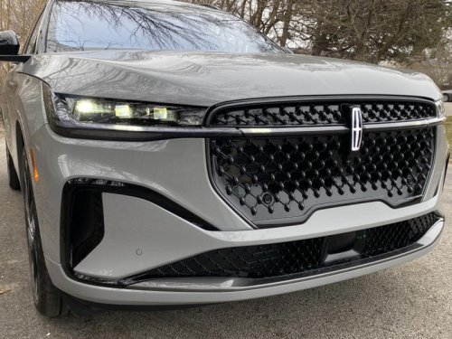 I drove the 2026 Lincoln Nautilus Hybrid Black Label AWD. Here’s my honest review