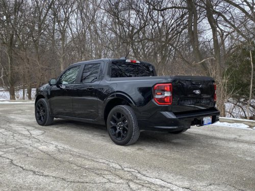 2026 Ford Maverick Lobo vs. 2026 Hyundai Santa Cruz Limited. Which one is right for you?