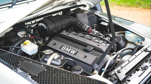 This Land Rover Defender with a diesel engine is forbidden fruit in the US