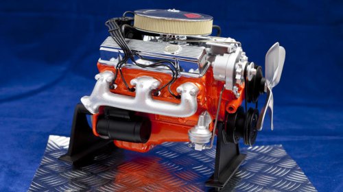 Factors to consider when choosing between rebuilt engines and new crate engines