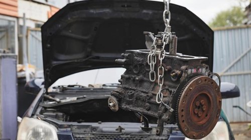 Factors to consider when choosing between rebuilt engines and new crate engines
