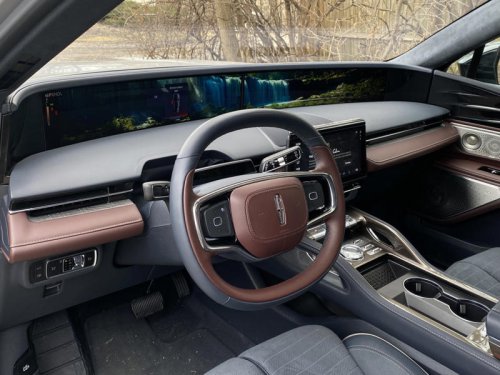 I drove the 2026 Lincoln Nautilus Hybrid Black Label AWD. Here’s my honest review