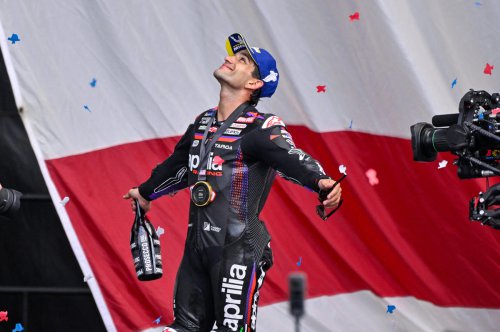 Martín se dobla a sí mismo