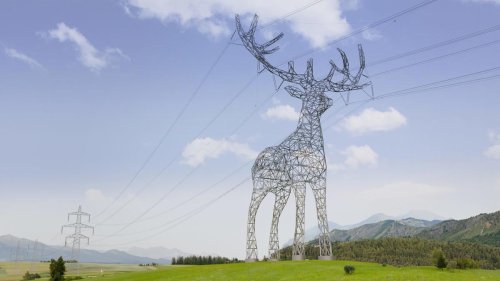 El toro de Osborne podría ser parte de la movilidad eléctrica: torres eléctricas con forma animal