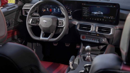 The last of its kind: Ford Mustang V8 convertible manual